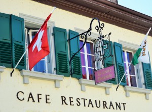 Cafe restaurant traditionnel rolle